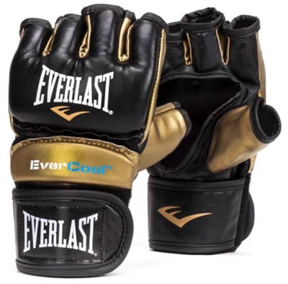 A pair of black and gold Everstrike training gloves from Everlast.